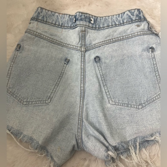 ZARA Light Blue Denim Women's Shorts - Picture 9 of 11